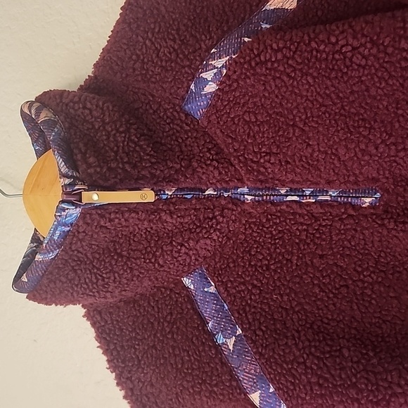 Hooey Sherpa Pullover Bergundy with Aztec Accents - Picture 5 of 11